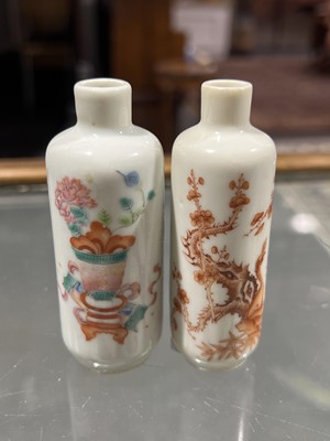 Lot 7 - Chinese porcelain teapot and a pair of miniature vases