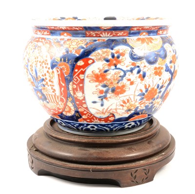 Lot 124 - Imari porcelain jardinière