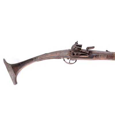 Lot 15 - Arab flintlock gun