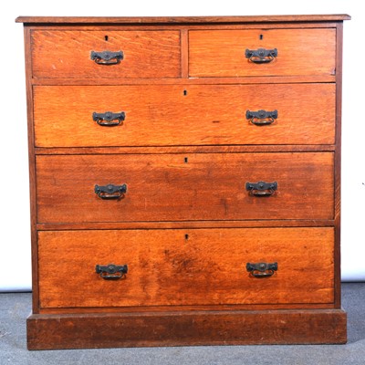 Lot 464 - Victorian oak chest of drawers