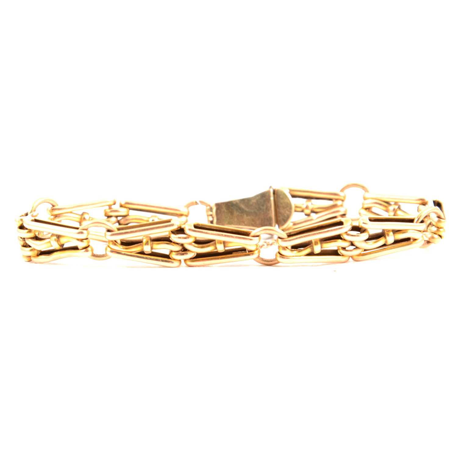 Lot 186 - A yellow metal gate link bracelet.