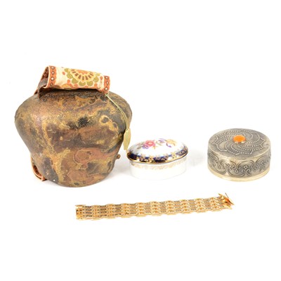 Lot 424 - A collection of vintage trinket boxes, jewellery, Alpine cow bell.