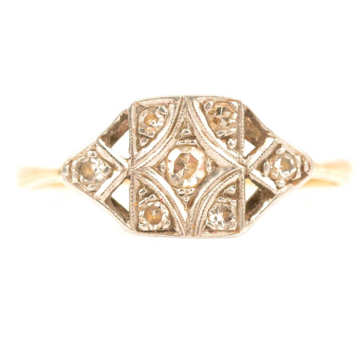 Lot 41 - An Art Deco diamond cluster ring.