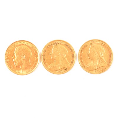 Lot 154 - Three Gold Half Sovereign Coins.