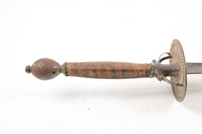 Lot 203 - European left-handed short sword