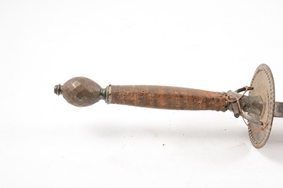 Lot 203 - European left-handed short sword