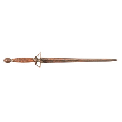 Lot 203 - European left-handed short sword