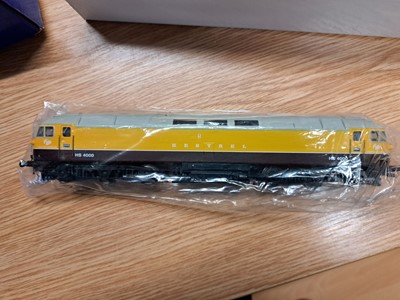 Lot 236 - Two Heljan OO gauge model railway diesel locomotives Kestrel 4000 and D1007 Tailman