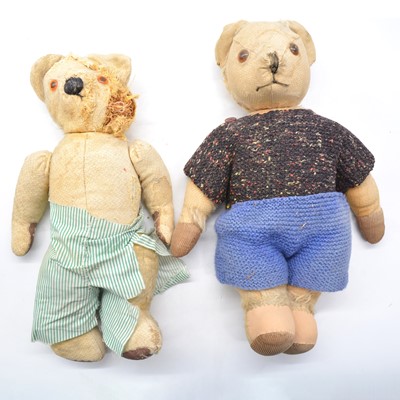 Lot 1017 - Two early 20th century straw filled teddy bears (both a/f)