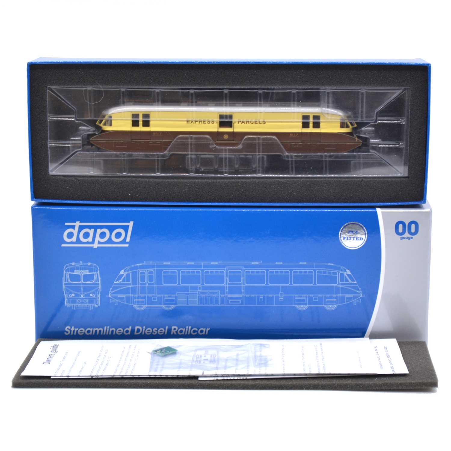 Lot 235 - Dapol OO gauge model railway Streamlined diesel Railcar, ref 4D-011-100D