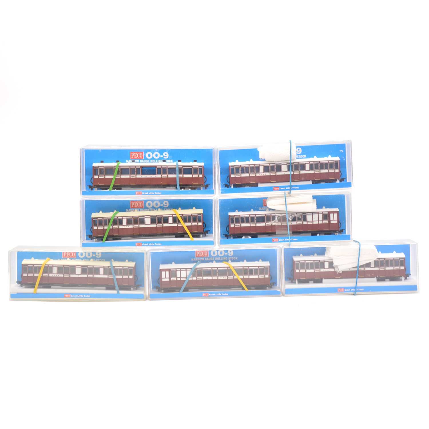 Lot 258 - Seven Peco OO9/HOe gauge model railway SR livery passenger coaches