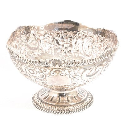 Lot 253 - Late Victorian silver pedestal rose bowl by Atkins Brothers, Sheffield 1896