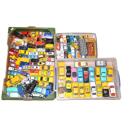 Lot 1171 - Three trays of mixed models and vehicles, including taxis