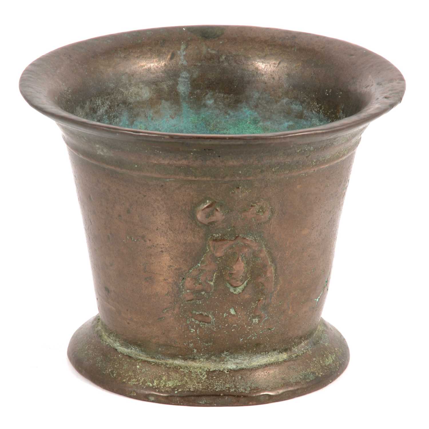 Lot 132 - 17th century bronze mortar.