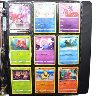 Lot 1264 - A large collection of collectible trading cards, in five ring binders