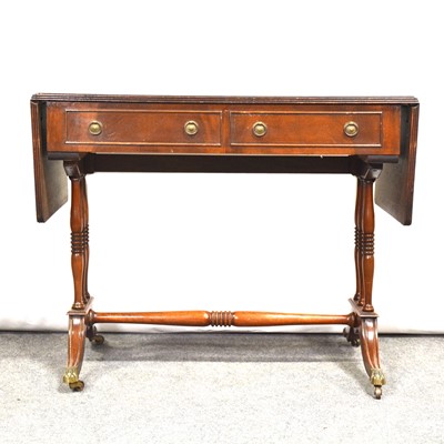 Lot 437 - Reproduction mahogany sofa table