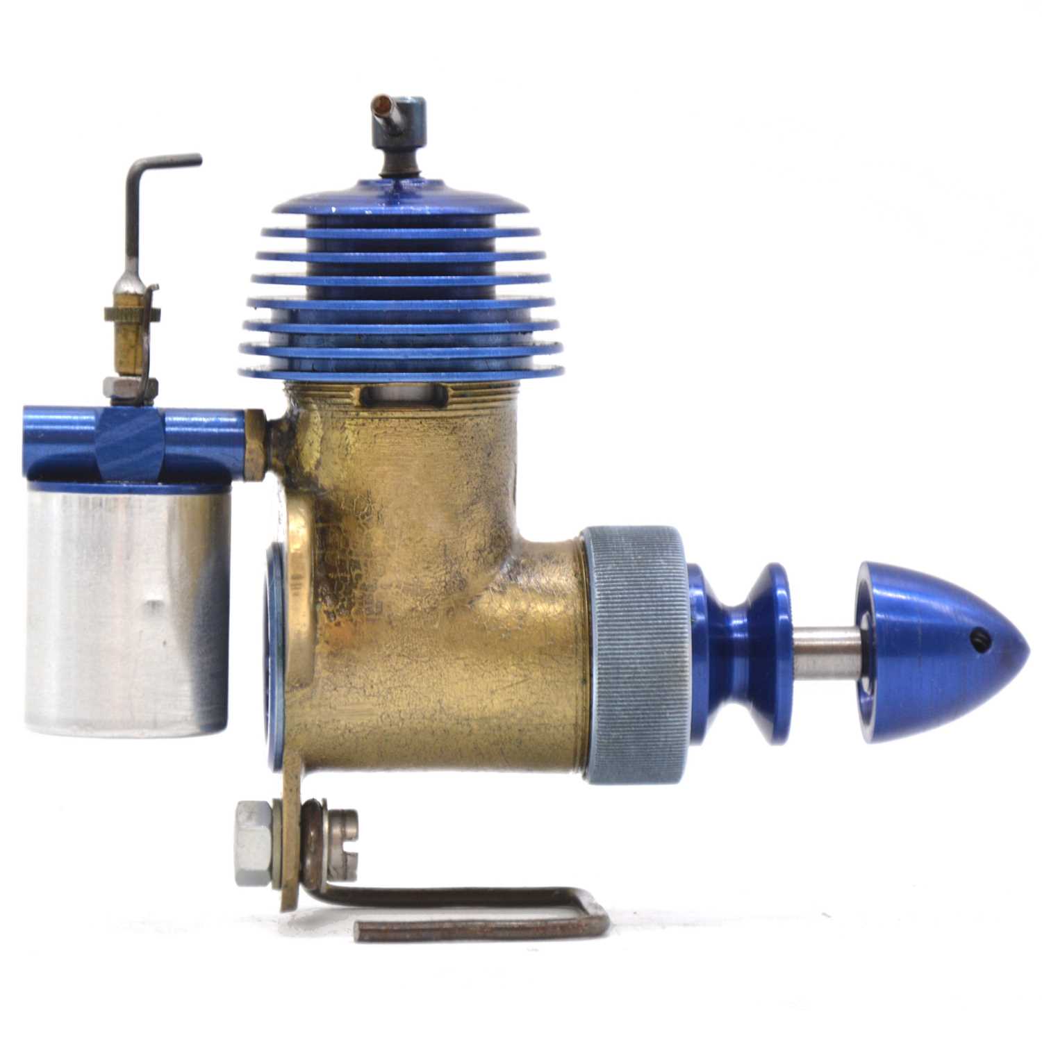 Lot 473 - R.G. brass pipe knee c/case engine, 2.5cc