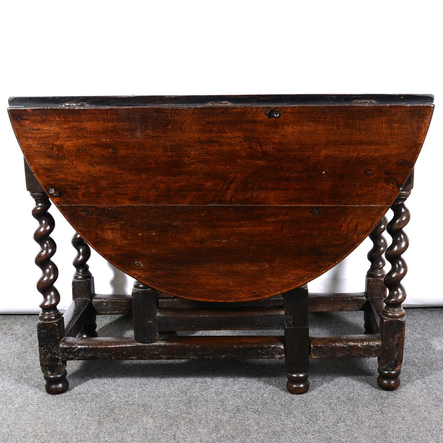 Lot 514 - Joined oak gateleg table, 18th Century