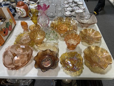 Lot 102 - Collection of Carnival and other glassware