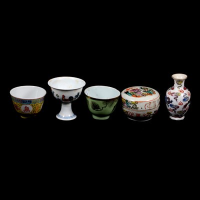 Lot 162 - Small collection of Chinese ceramics