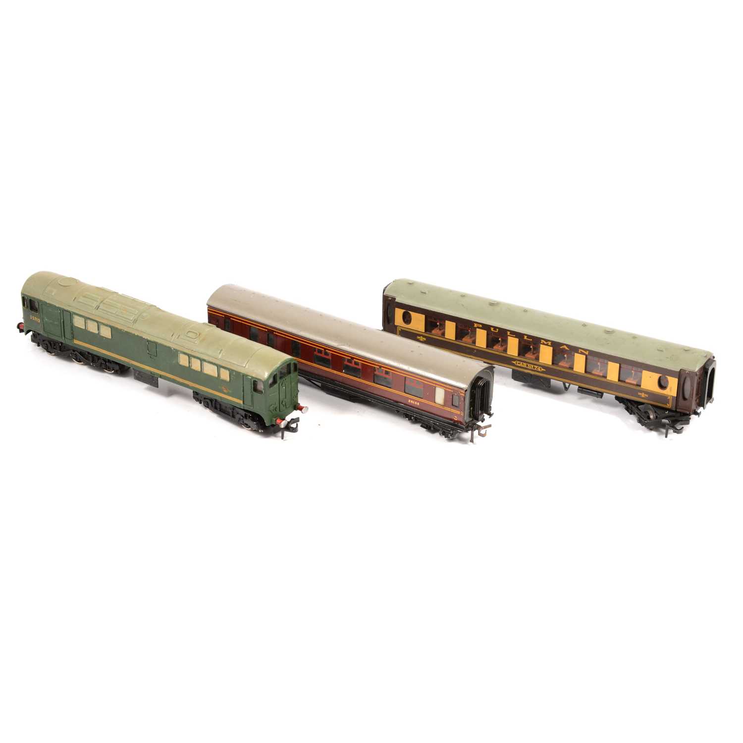 Lot 282 - Hornby Dublo OO gauge model railway, one box including eight 3-rail locomotives