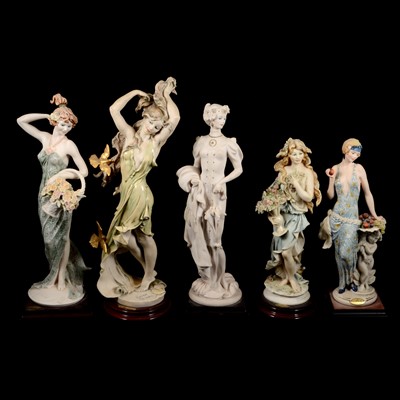 Lot 109 - Collection of ten small Giuseppe Armani figures.