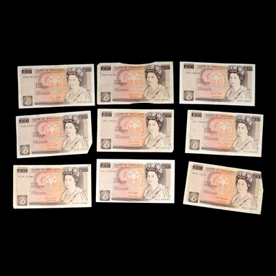 Lot 195 - Nine Ten Pound Notes, seven with M Gill, Chief...