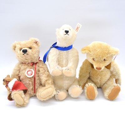 Lot 27 - Three Steiff teddy bears, 021343, 654749, 670299