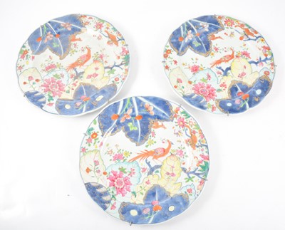 Lot 153 - Three Chinese porcelain plates