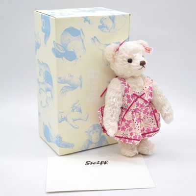 Lot 109 - Steiff Germany teddy bear, 'Emeley' boxed with certificate.