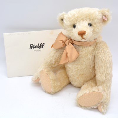 Lot 132 - Steiff Germany teddy bear, EAN 681592 'Victoria' the double button bear