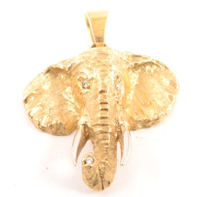 Lot 294 - A diamond set elephant pendant.