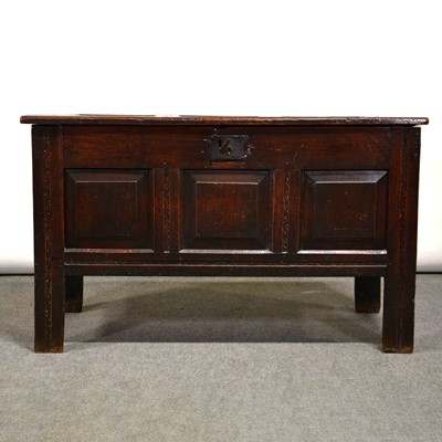 Lot 517 - Joined oak coffer