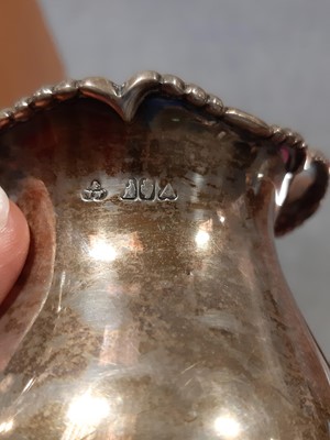 Lot 268 - Irish silver milk jug and sugar basin, Wakely & Wheeler, Dublin 1916.