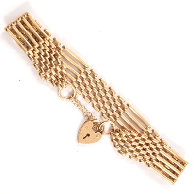 Lot 187 - A 9 carat yellow gold gate link bracelet.