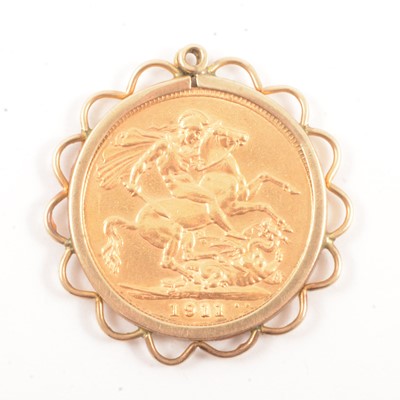 Lot 137 - A Gold Full Sovereign Coin pendant.