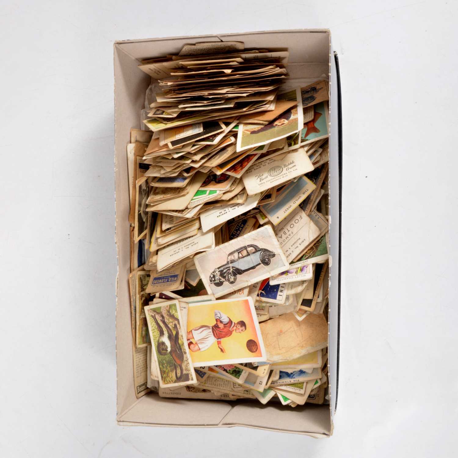 Lot 164 - Box of cigarette and bubblegum cards.