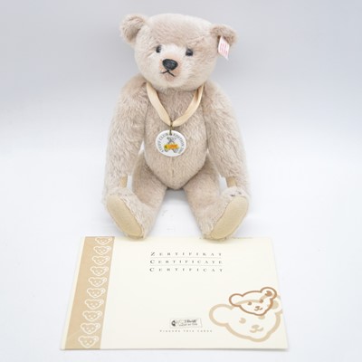 Lot 14 - Steiff Germany teddy bear, =420467 'Richard Steiff', with certificate.