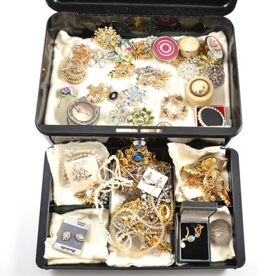 Lot 470 - A collection of modern and vintage costume jewellery.