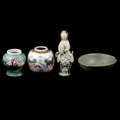 Lot 19 - Quantity of Chinese porcelain