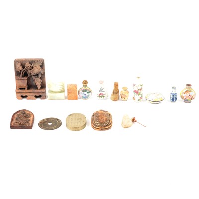 Lot 28 - Collection of Chinese seals, scent bottles, etc