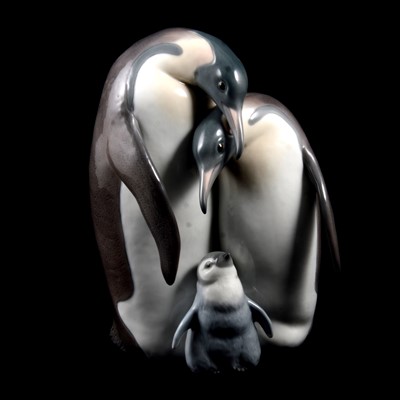 Lot 1 - Large Lladro Penguin family group