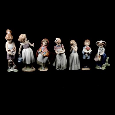 Lot 18 - Seven Lladro porcelain figures