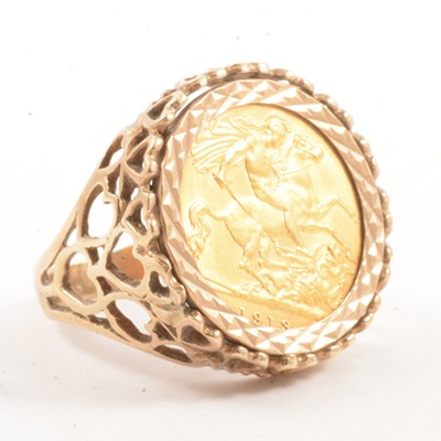 Lot 143 - A Gold Half Sovereign Coin ring.