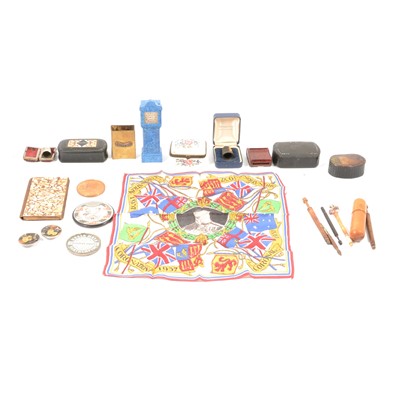 Lot 250 - One tray of collectibles, including snuff boxes, studs, thimbles, bobbins, etc