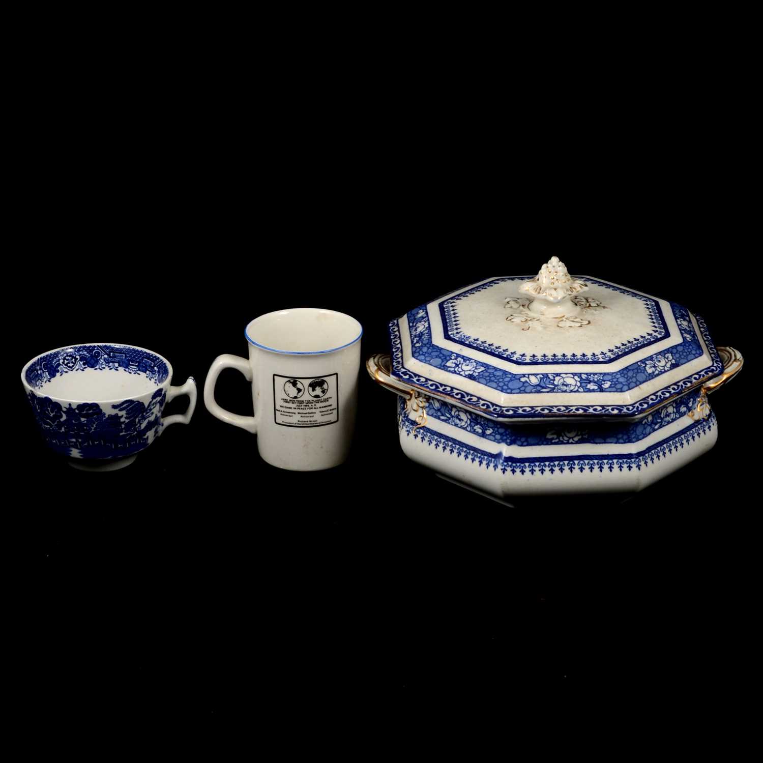 Lot 62 - Quantity of blue and white ware