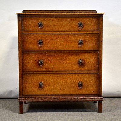 Lot 464 - 1940s oak chest of drawers