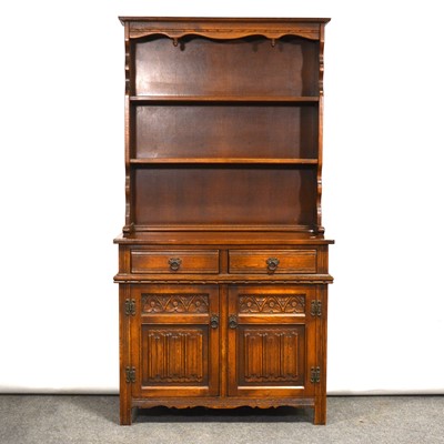 Lot 412 - Reproduction oak dresser