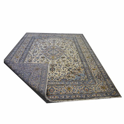 Lot 776 - Fine Kashan rug