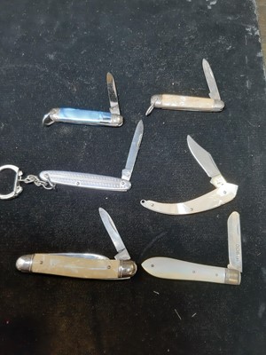 Lot 288 - A collection of penknives and fruit knives